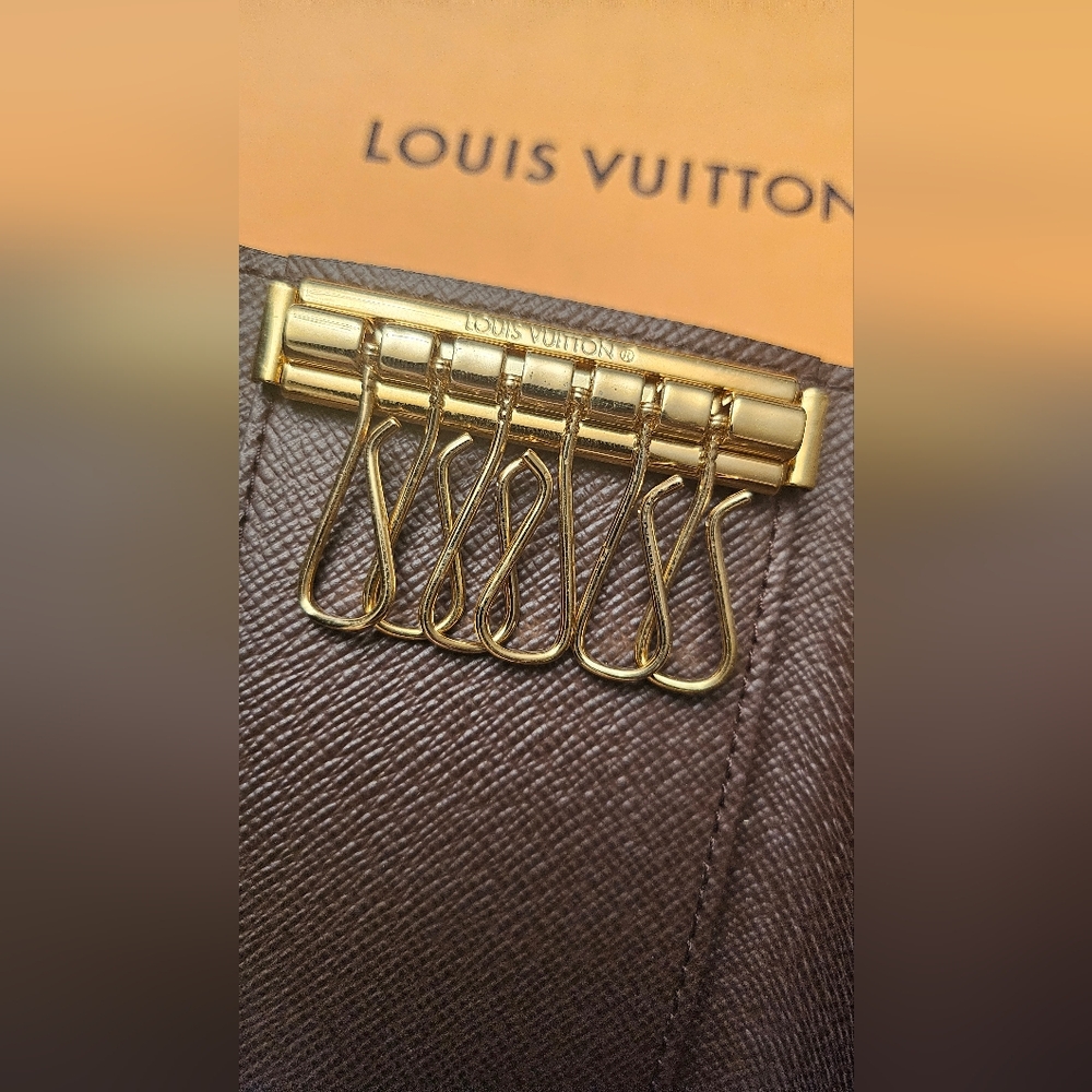 Louis Vuitton DAMIER 6 KEY HOLDER - Picture 4 of 6